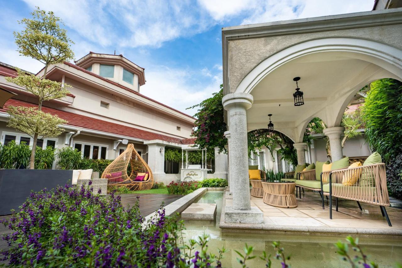 Hualien Farglory Hotel Yanliau Exterior foto The residence of the Thai ambassador to the United States